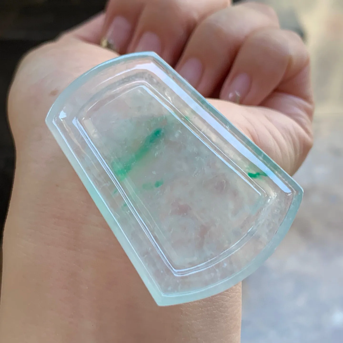 冰种飘色山水牌
种好水足 清爽