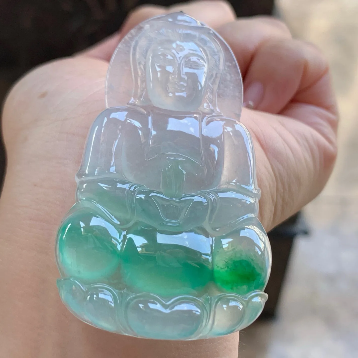 冰种阳绿观音
颜色漂亮 种老