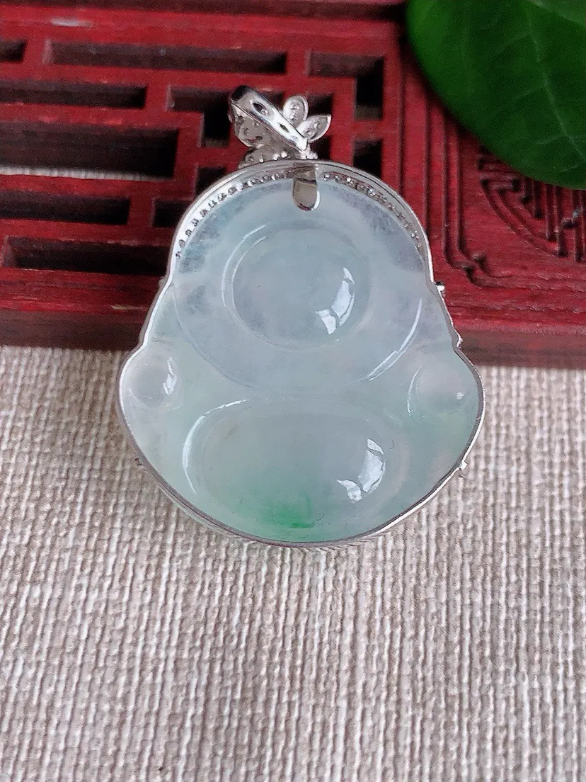 a货翡翠老坑冰种18K金伴钻镶嵌飘绿佛公吊坠  尺寸37.8×28×27.6×7mm 重量8.80g
