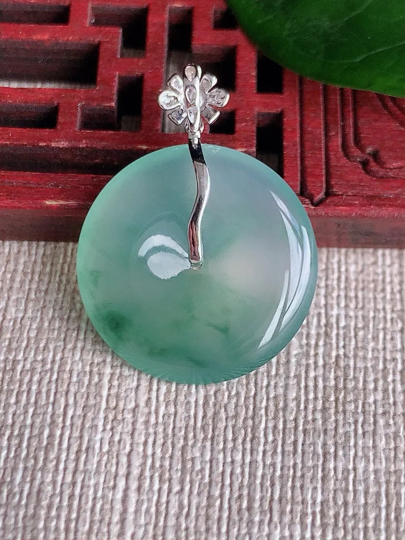a货翡翠老坑冰种18K金伴钻镶嵌飘花平安扣吊坠 尺寸28×20.5×3.7mm 重量3.82g 0621