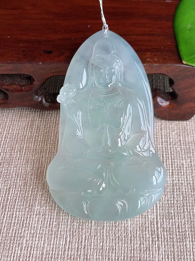 a货翡翠老坑冰种晴水大势至菩萨吊坠 尺寸57.3×34.7×5.8mm 重量23.44g 0621