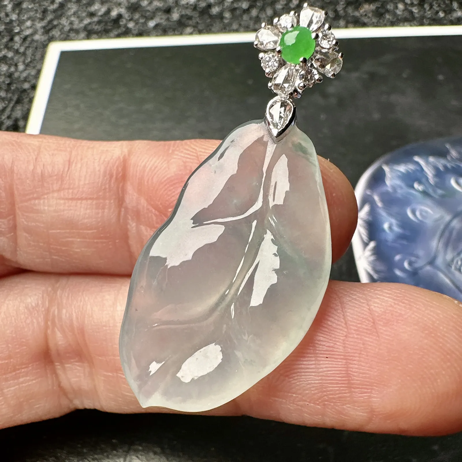 【冰种随形金枝玉叶】晶莹剔透，冰感十足，通透闪亮，18k金钻镶嵌，裸石尺寸33*17.6*7毫米