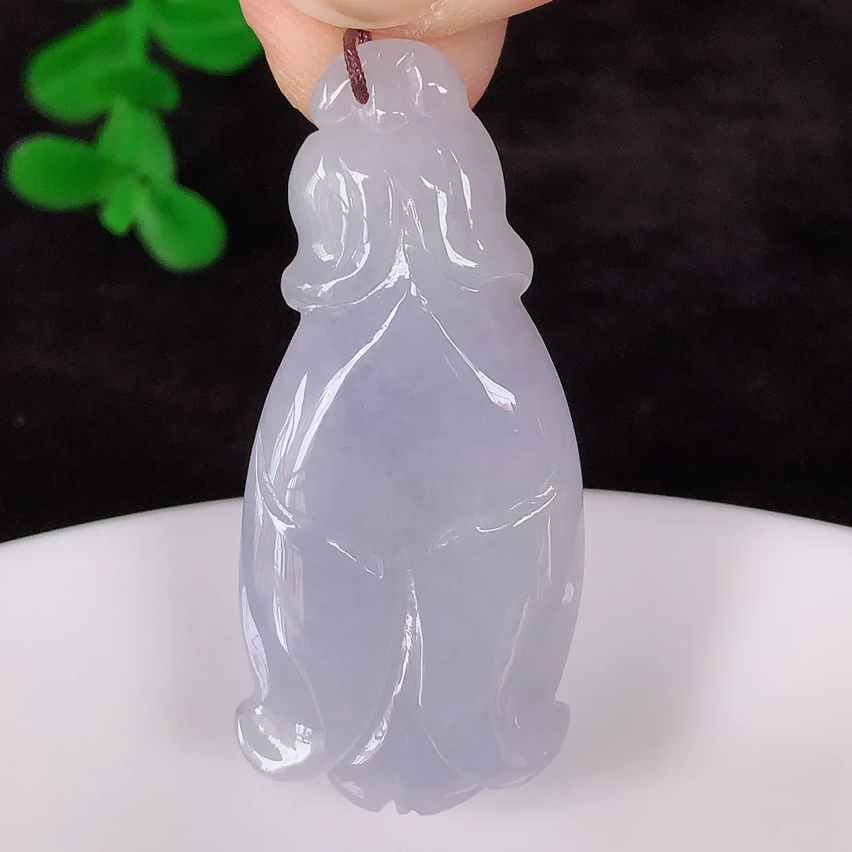 自然光实拍，冰润冰糯种紫罗兰翡翠玉兰花吊坠，种老水足，翠色灵动，寓意美好，佩戴时尚出众！#41.21