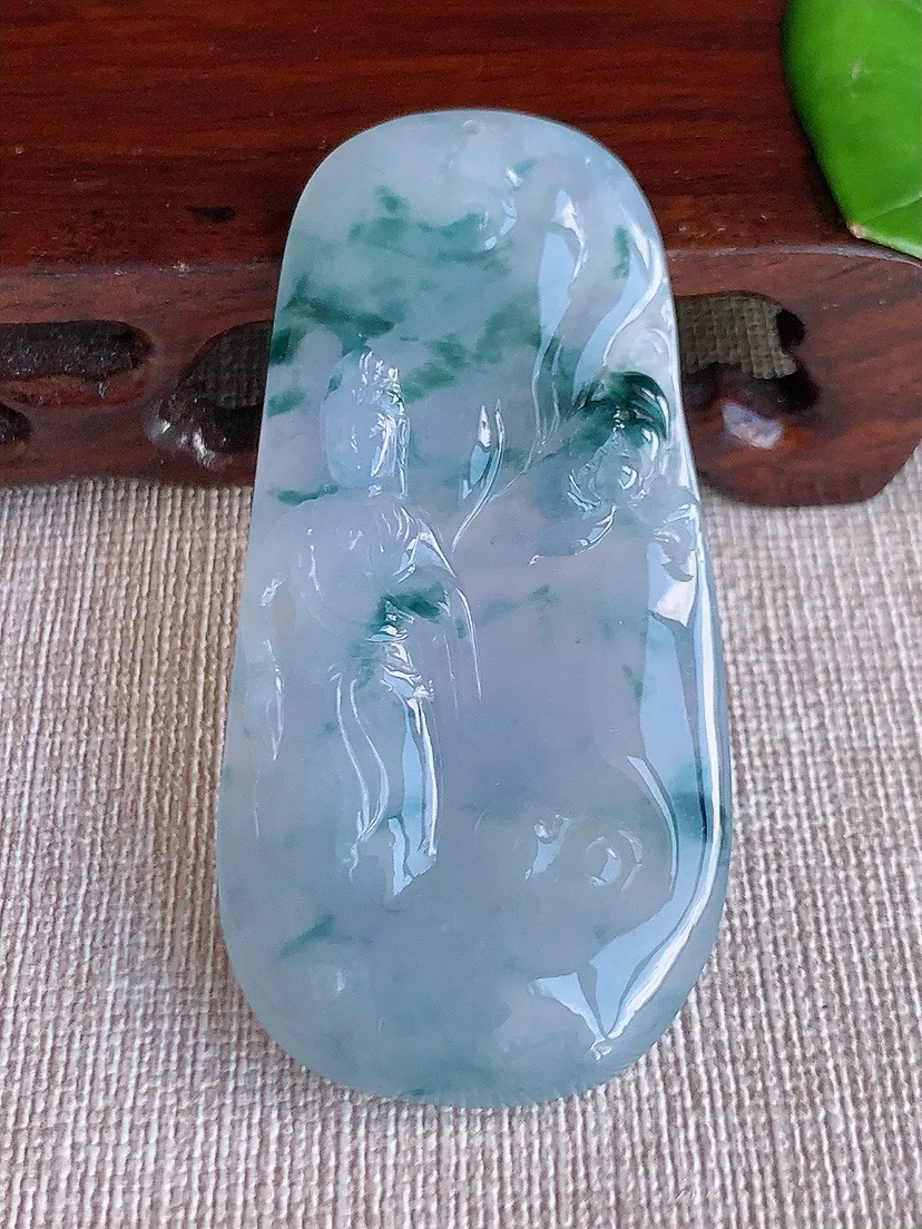 a货翡翠老坑冰种紫罗兰飘花观音吊坠 尺寸63×30.5×5.6mm 重量25.03g 0622
