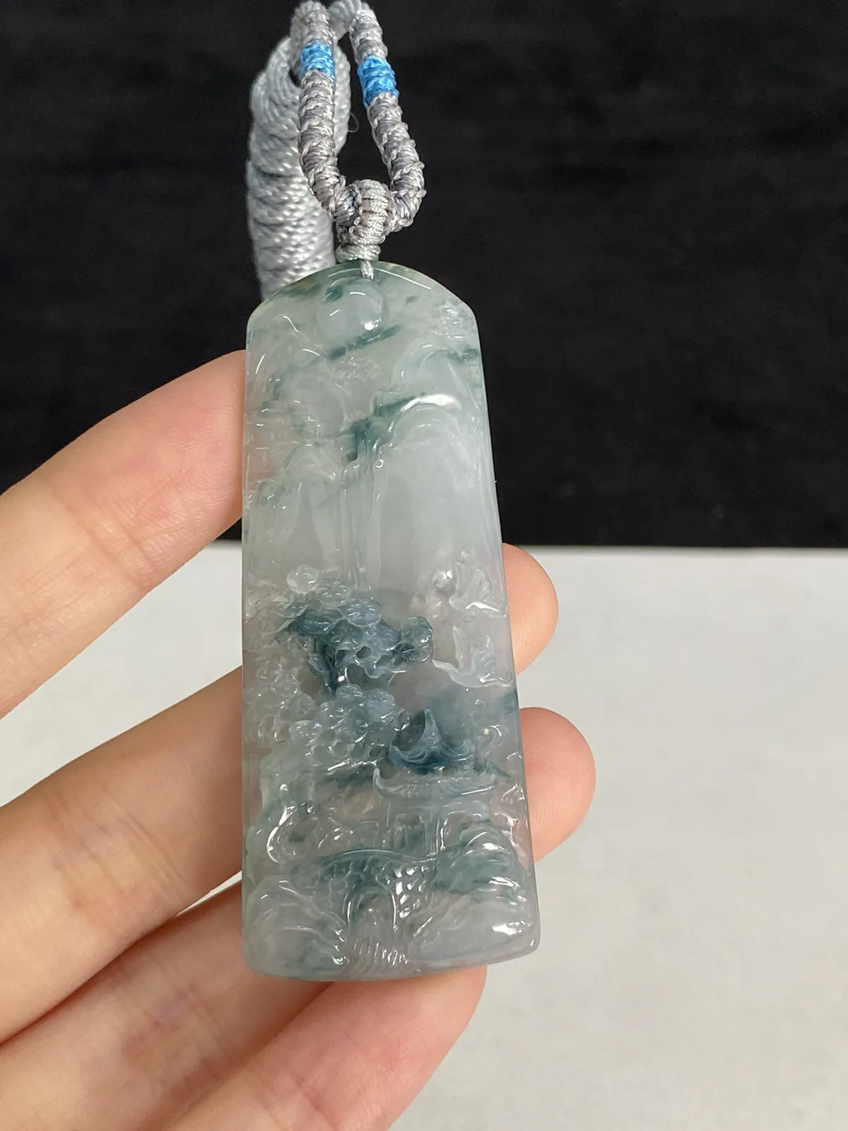 翡翠冰糯种飘绿山水牌