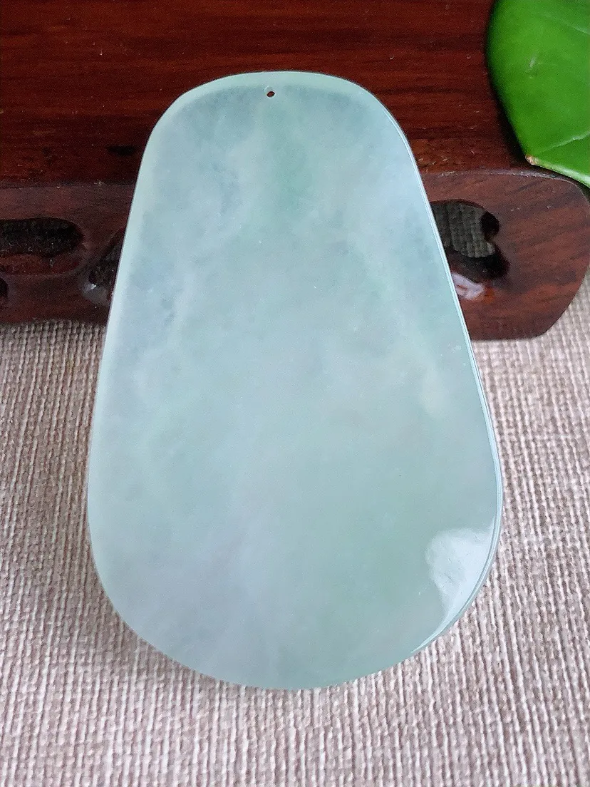a货翡翠老坑冰种晴水虚空藏菩萨吊坠 尺寸59.3×38.3×6mm 重量29.09g 0622