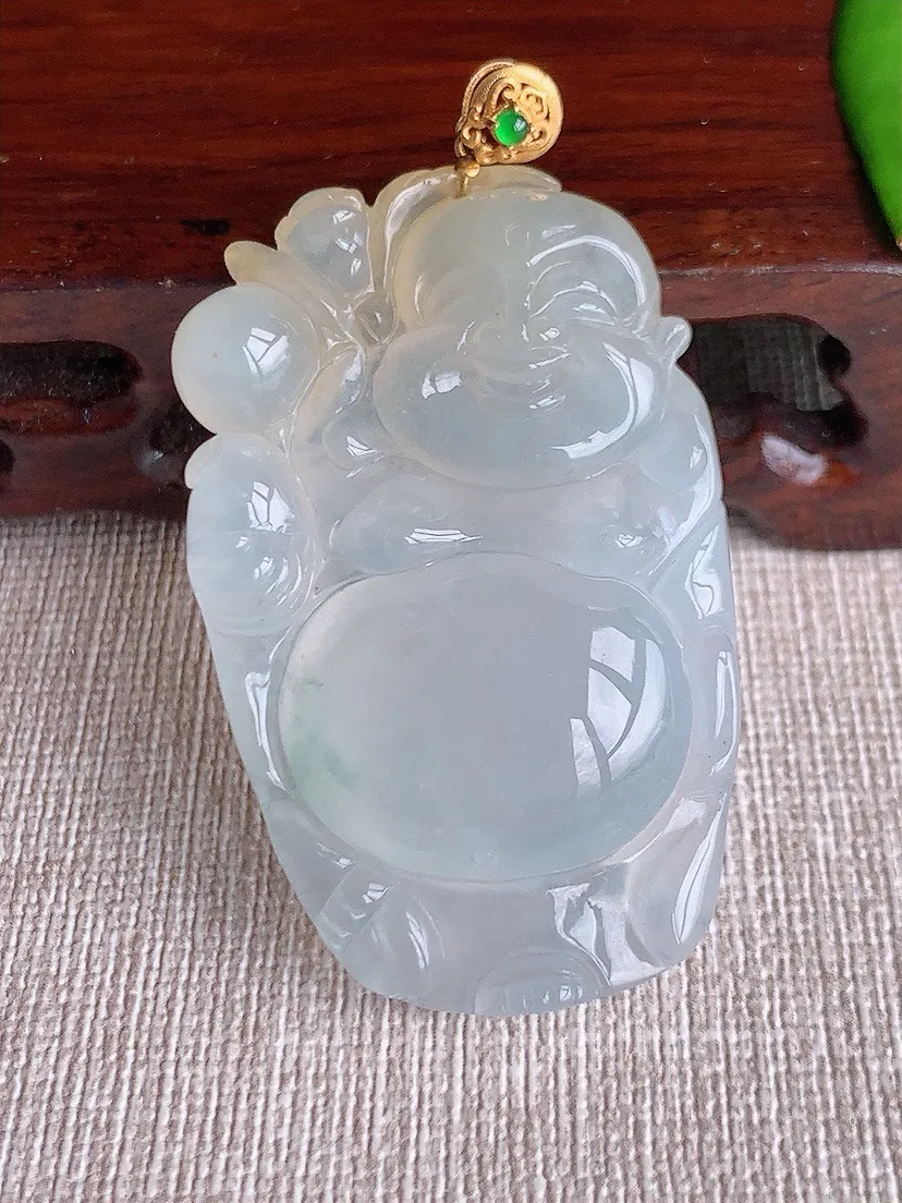 a货翡翠老坑冰种18K金扣头飘黄翡逍遥佛吊坠 尺寸48.6×30.6×8.6mm 重量23.14g 0622