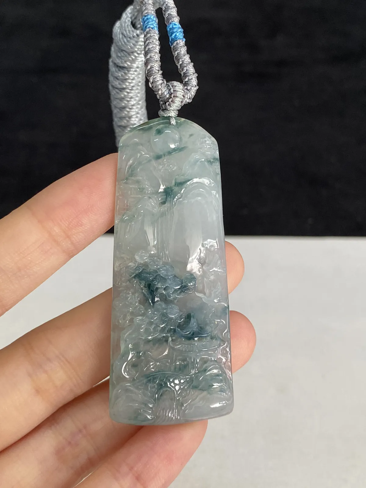 翡翠冰糯种飘绿山水牌