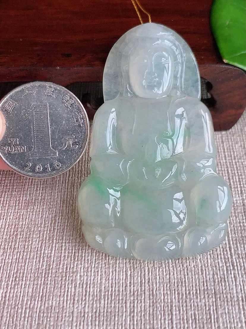 a货翡翠老坑冰种飘绿正装观音吊坠 尺寸61.5×38×5.6mm 重量22.96g 0622