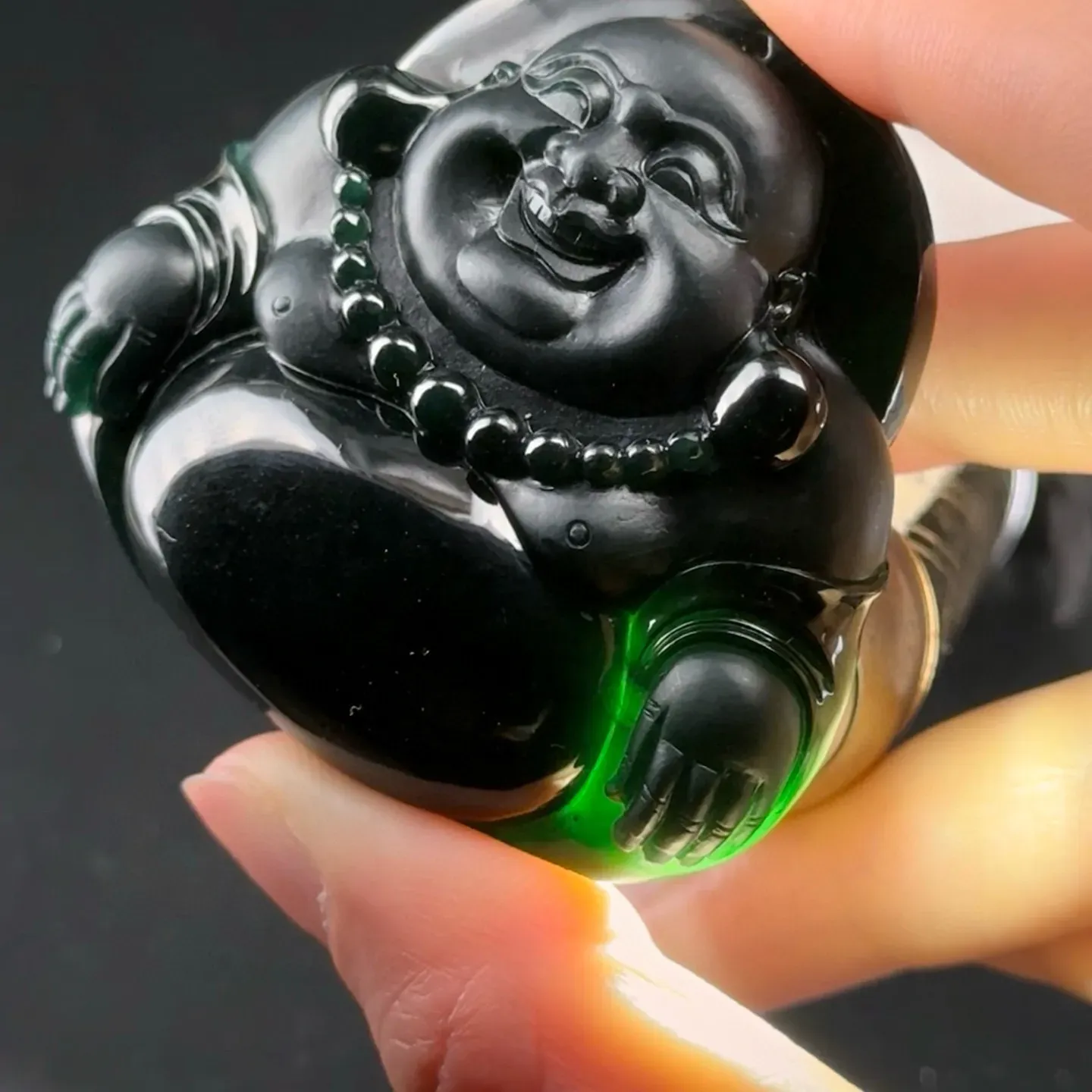 精品墨翠大肚佛 黑度极好 打灯透