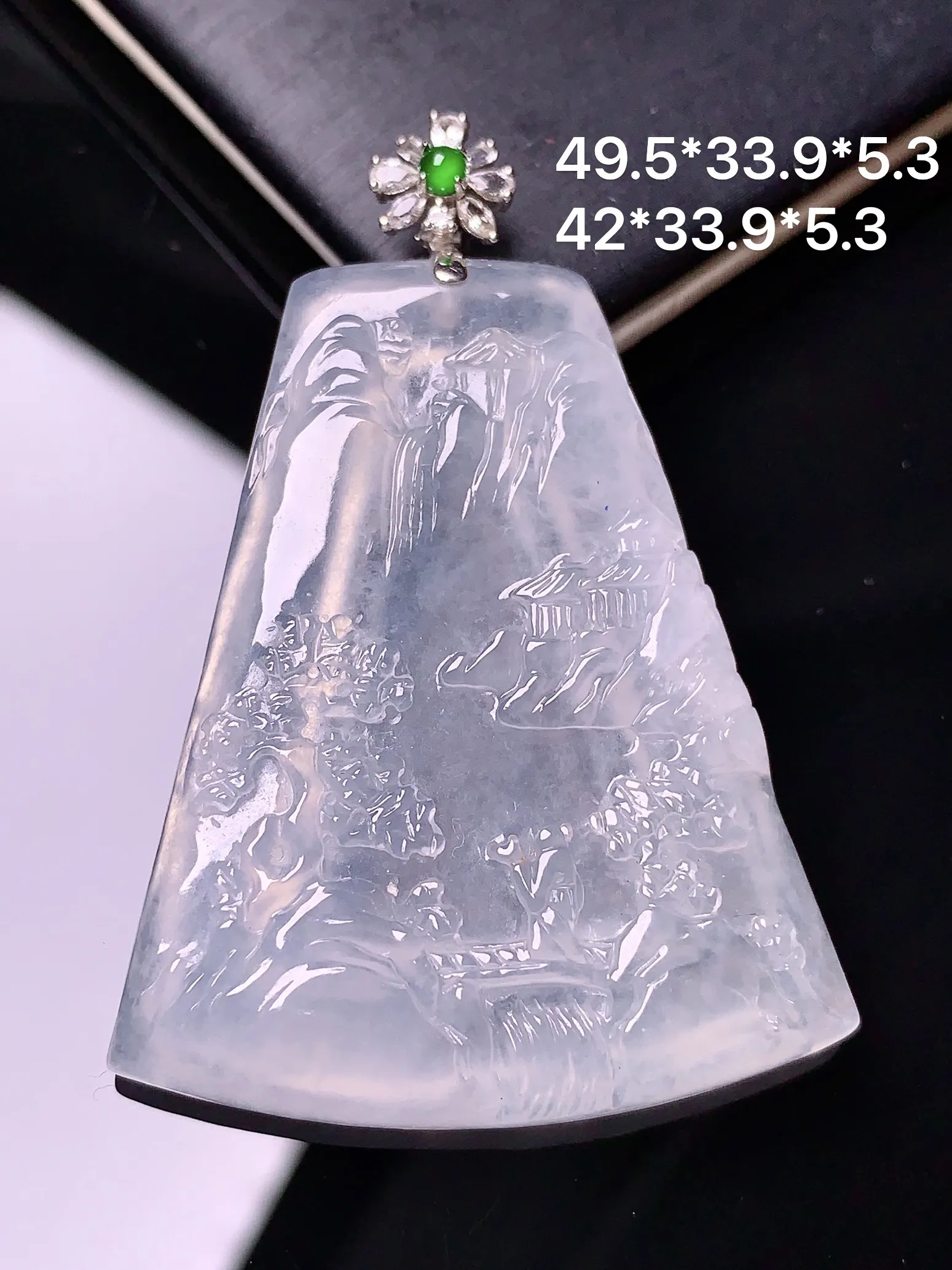 18k金钻镶嵌冰种山水牌子吊坠 玉质细腻 水润亮眼  整体尺寸49.5*33.9*5.3