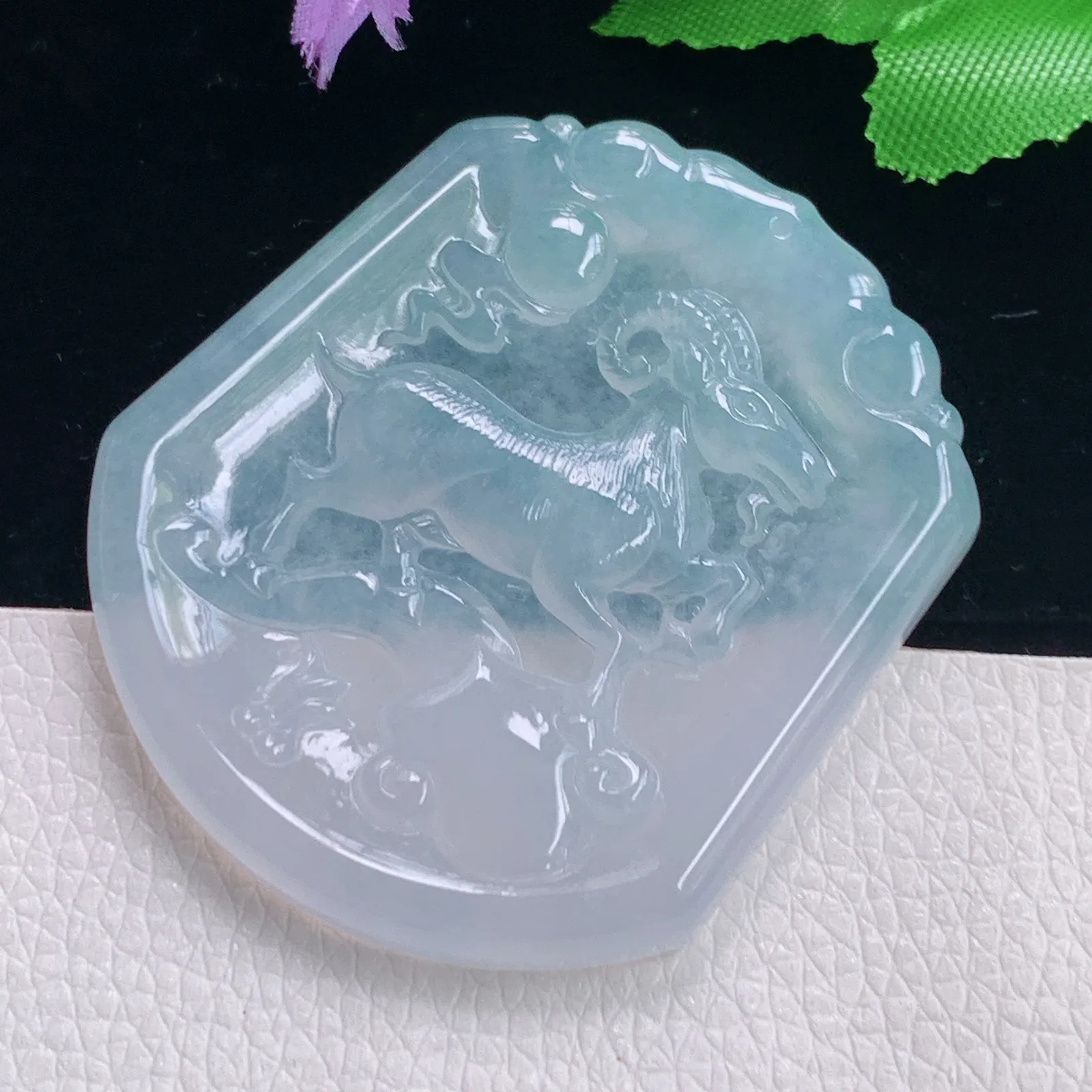 Kti实拍51.3*45.5*5.7缅甸翡翠A货冰种晴底生肖羊玉吊坠 洋洋洒洒