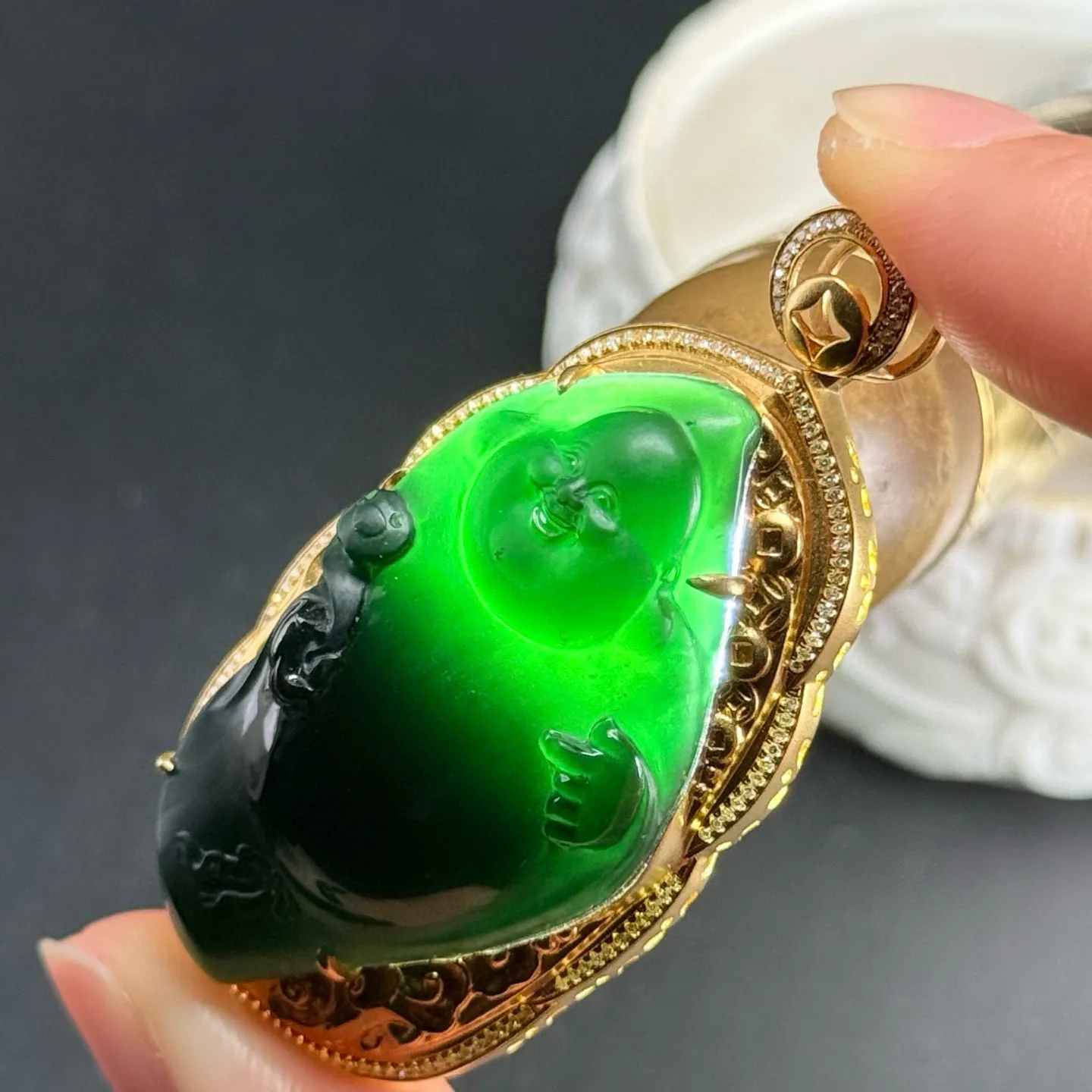 精品18k墨翠逍遥佛 种好色正 黑度极好 打灯通透 油性十足