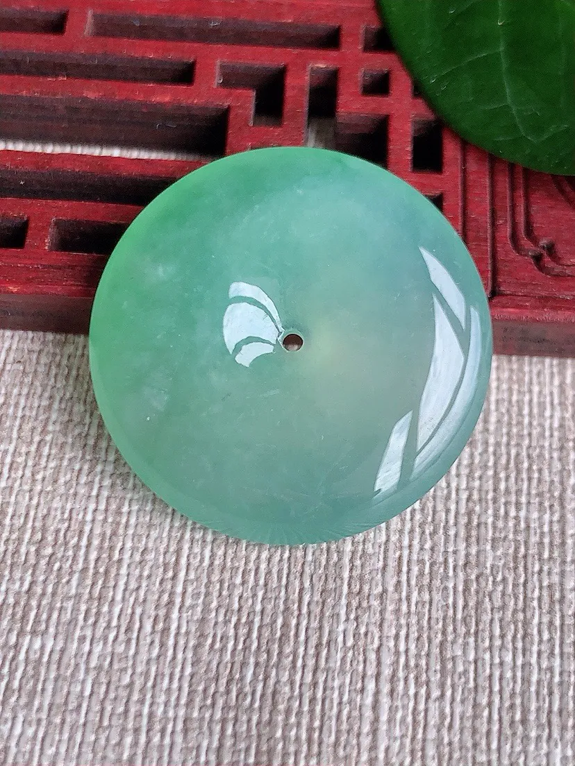 a货翡翠老坑冰种晴水平安扣吊坠 尺寸29.6×5.8mm 重量10.56g 0622I