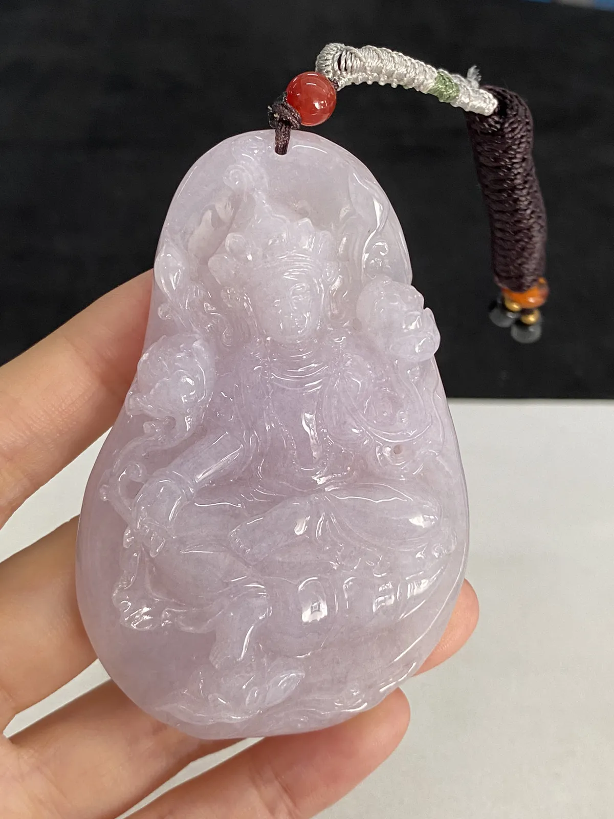 翡翠糯化种红色吊坠，配珠未测