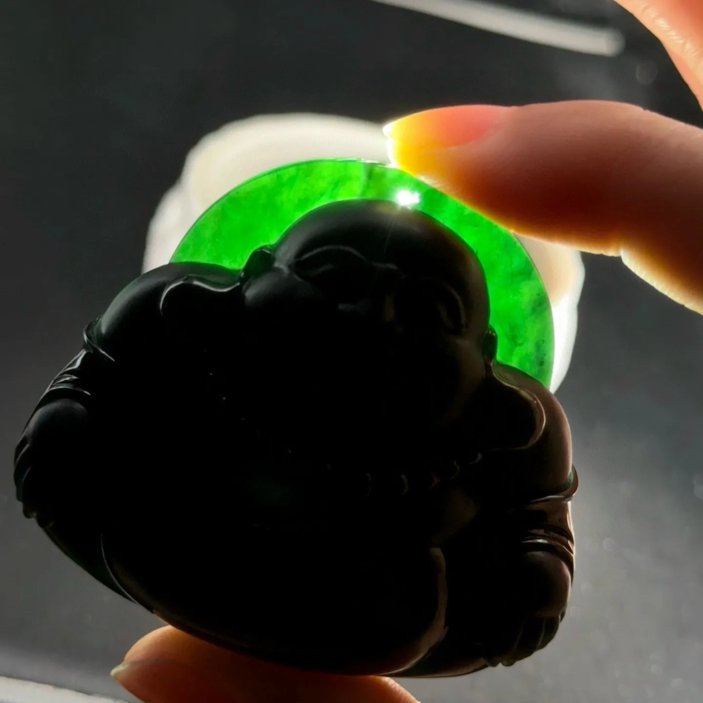 精品墨翠大肚佛 黑度极好 打灯透