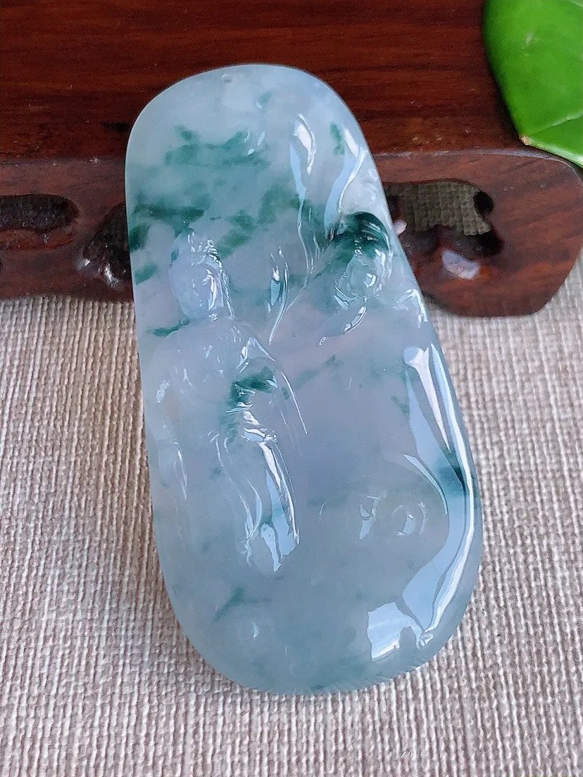 a货翡翠老坑冰种紫罗兰飘花观音吊坠 尺寸63×30.5×5.6mm 重量25.03g 0622