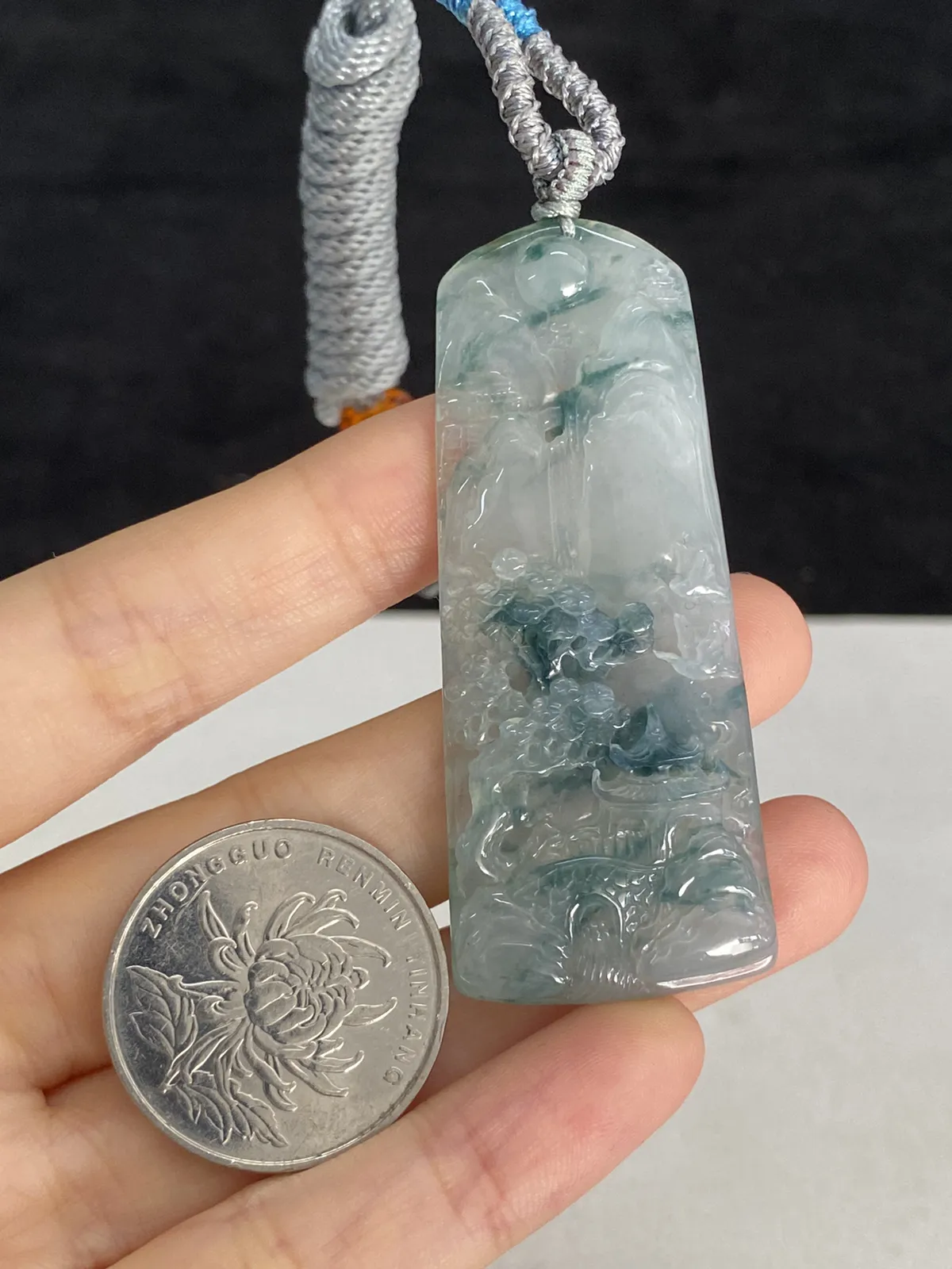翡翠冰糯种飘绿山水牌