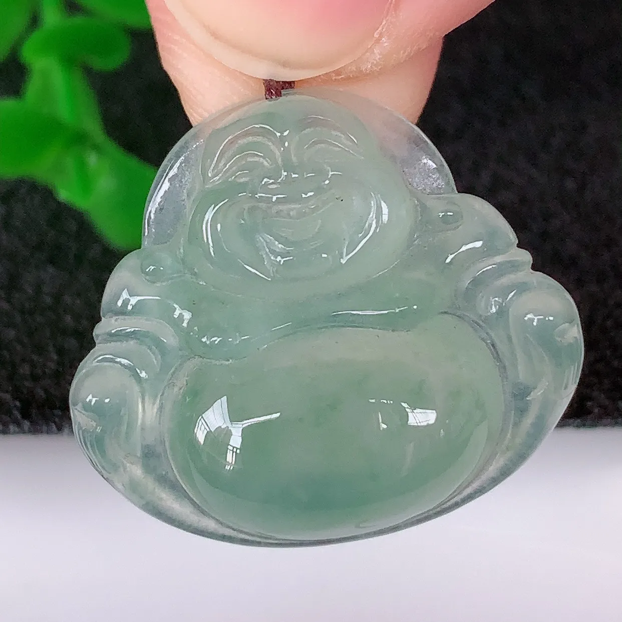 自然光实拍，冰润冰种飘绿翡翠佛公吊坠，饱满， 佛公亦保平安，寓意有福（佛公）相伴，配戴优雅迷人！#5