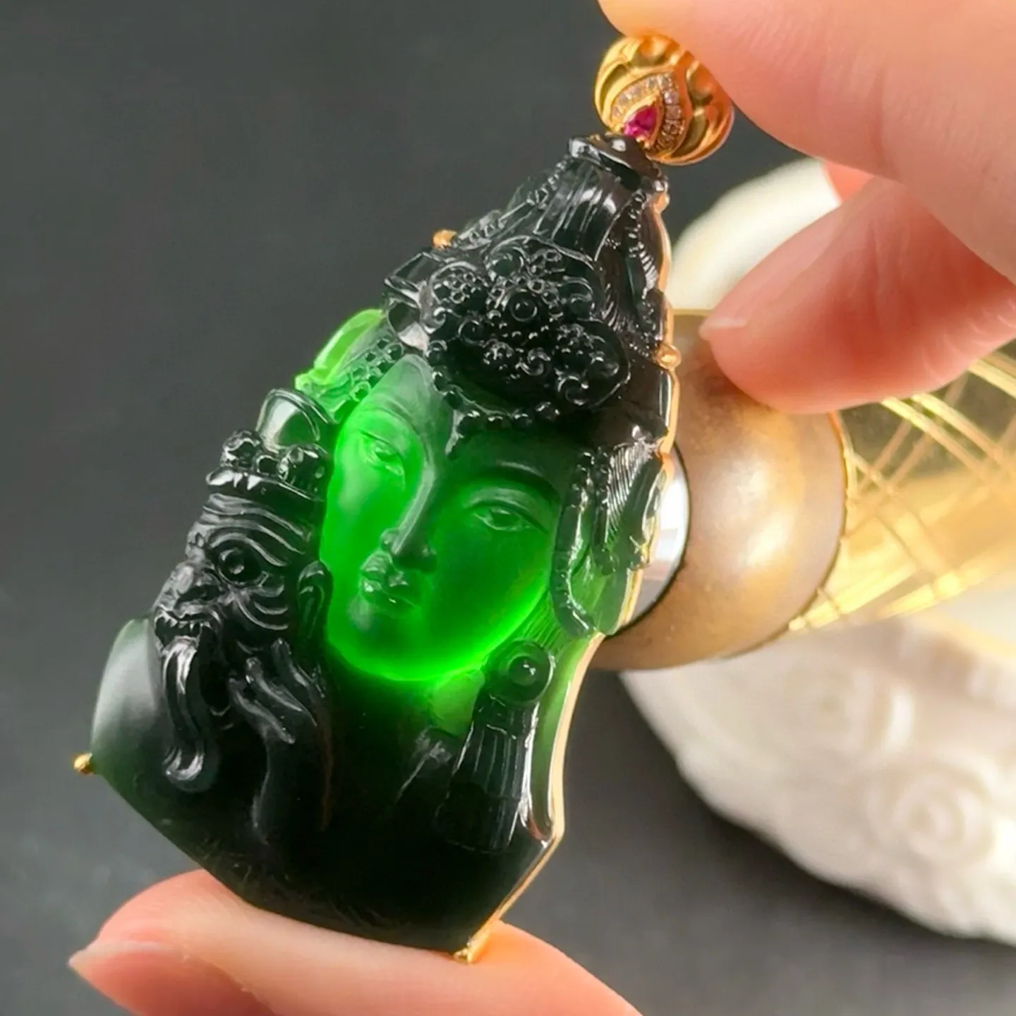 精品18k墨翠扎基拉姆