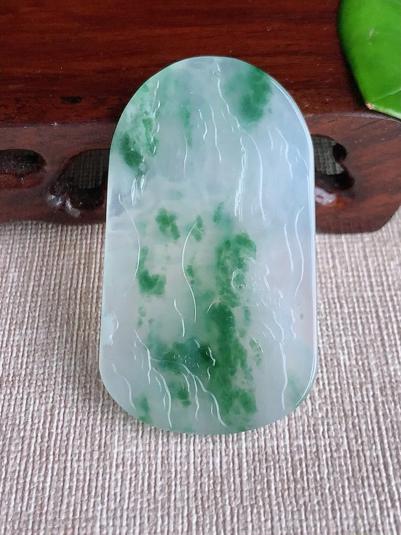 a货翡翠老坑冰种飘花意境山水牌吊坠 尺寸50.6×29.3×5mm 重量16.93g 0622