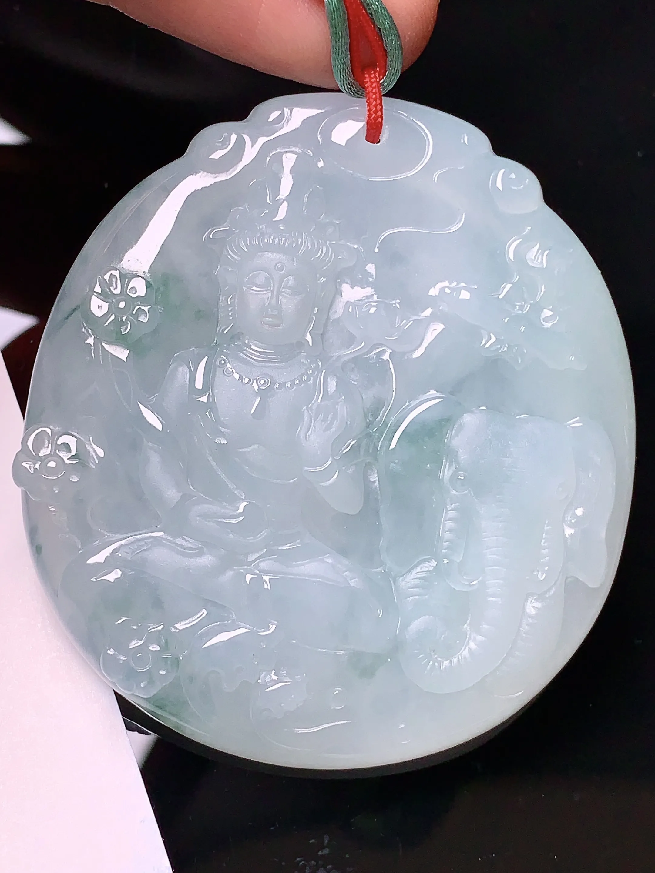 普贤观音菩萨吊坠 玉质细腻 水润亮眼  整体尺寸51.2*46.3*5.5