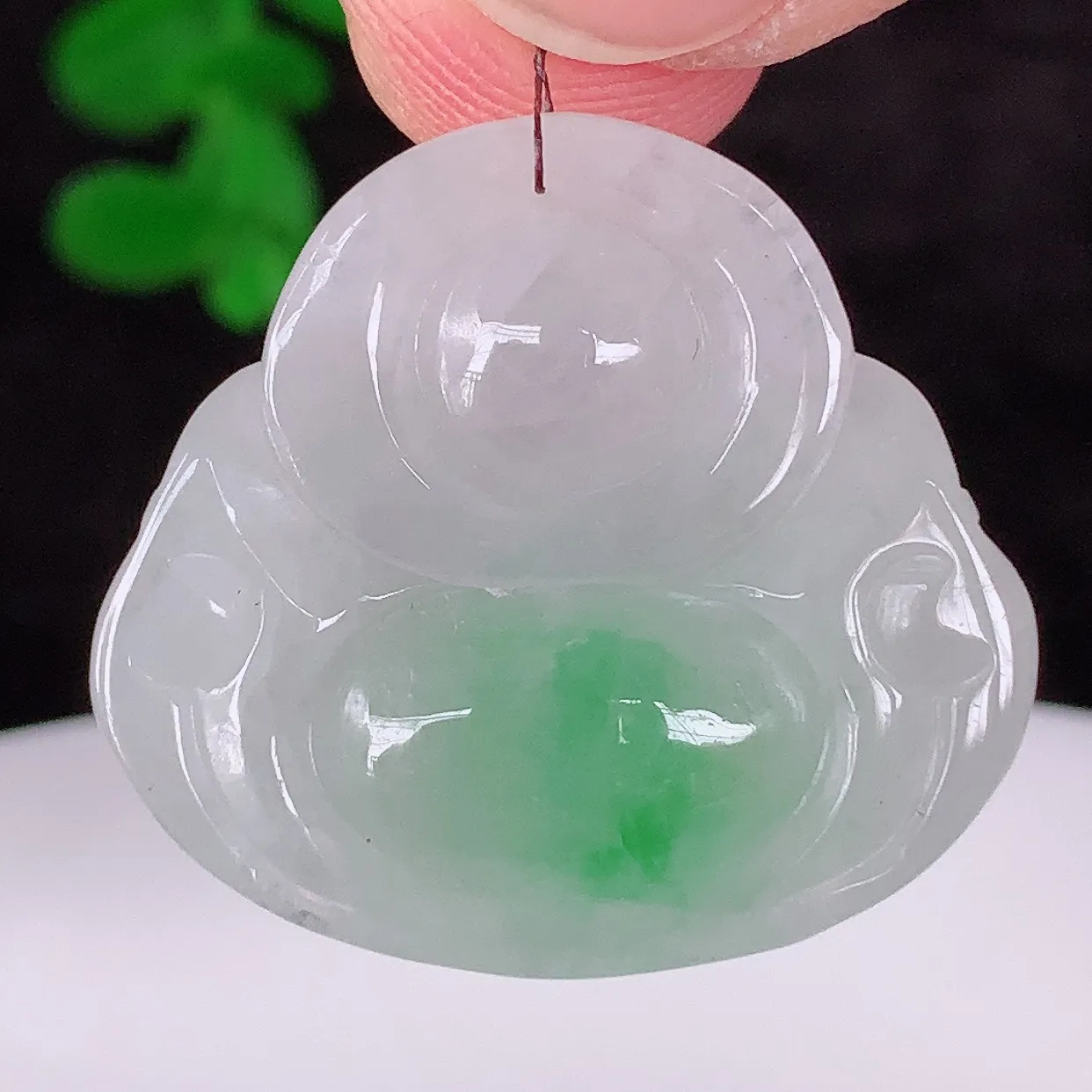 自然光实拍，冰润冰糯种飘阳绿翡翠佛公吊坠，饱满， 佛公亦保平安，寓意有福（佛公）相伴，配戴优雅迷人！#51.21