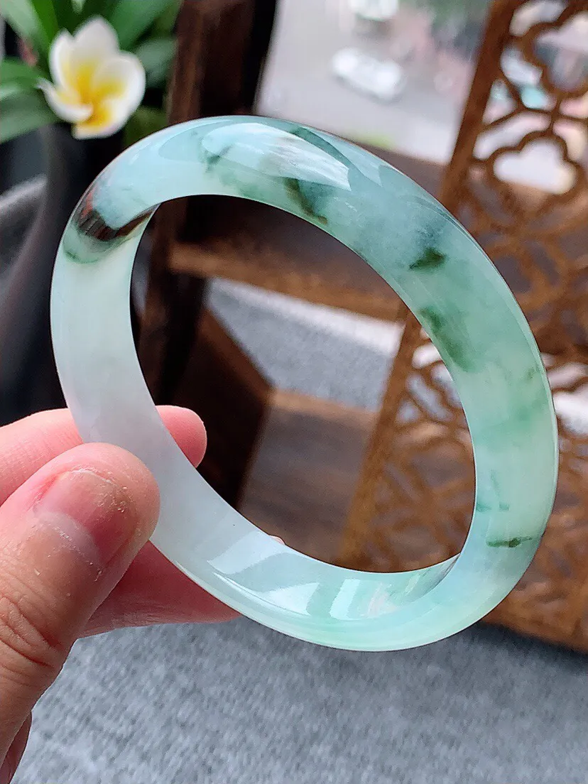 a货翡翠老坑种飘花正装正圈手镯56-57圈口 尺寸56×11.5×6.7mm 重量43.45g 0622