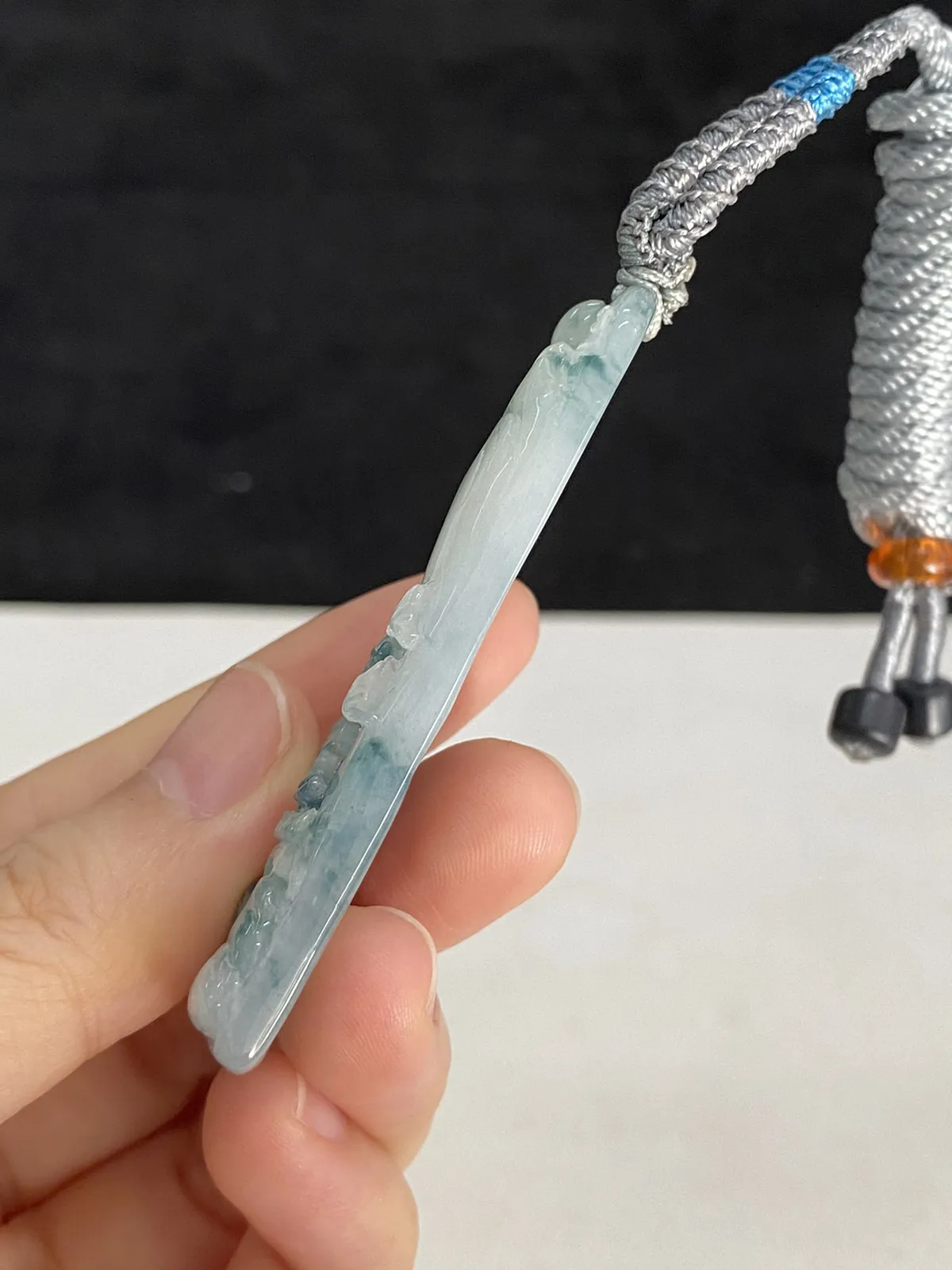 翡翠冰糯种飘绿山水牌