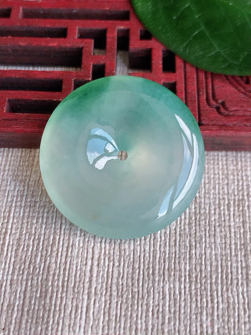 a货翡翠老坑冰种飘花平安扣吊坠 尺寸27.7×6mm 重量9.74g 0622