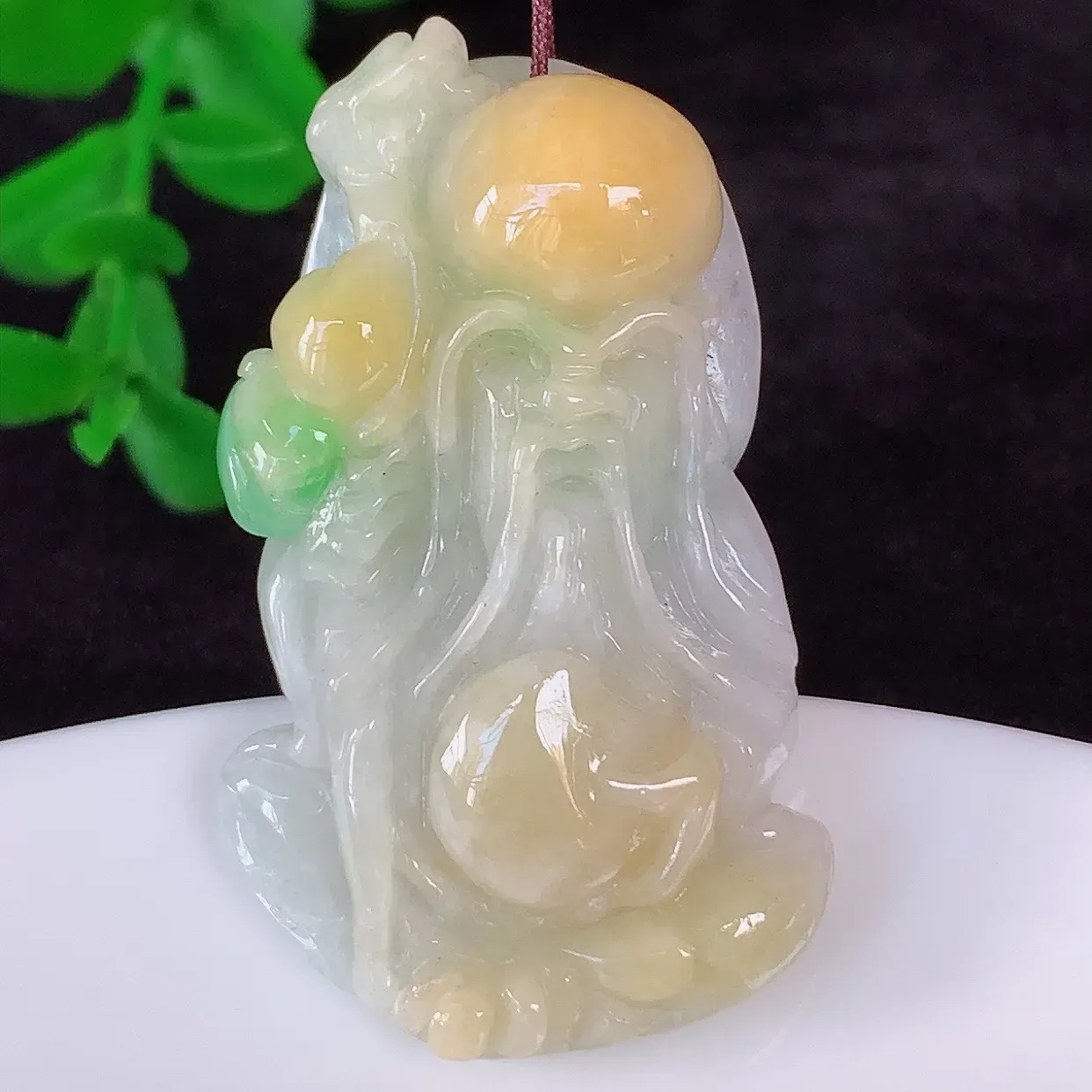 自然光实拍，冰润冰糯种双彩黄加绿翡翠寿星公吊坠，种老水足，翠色灵动，寓意美好，佩戴时尚出众！#87.21