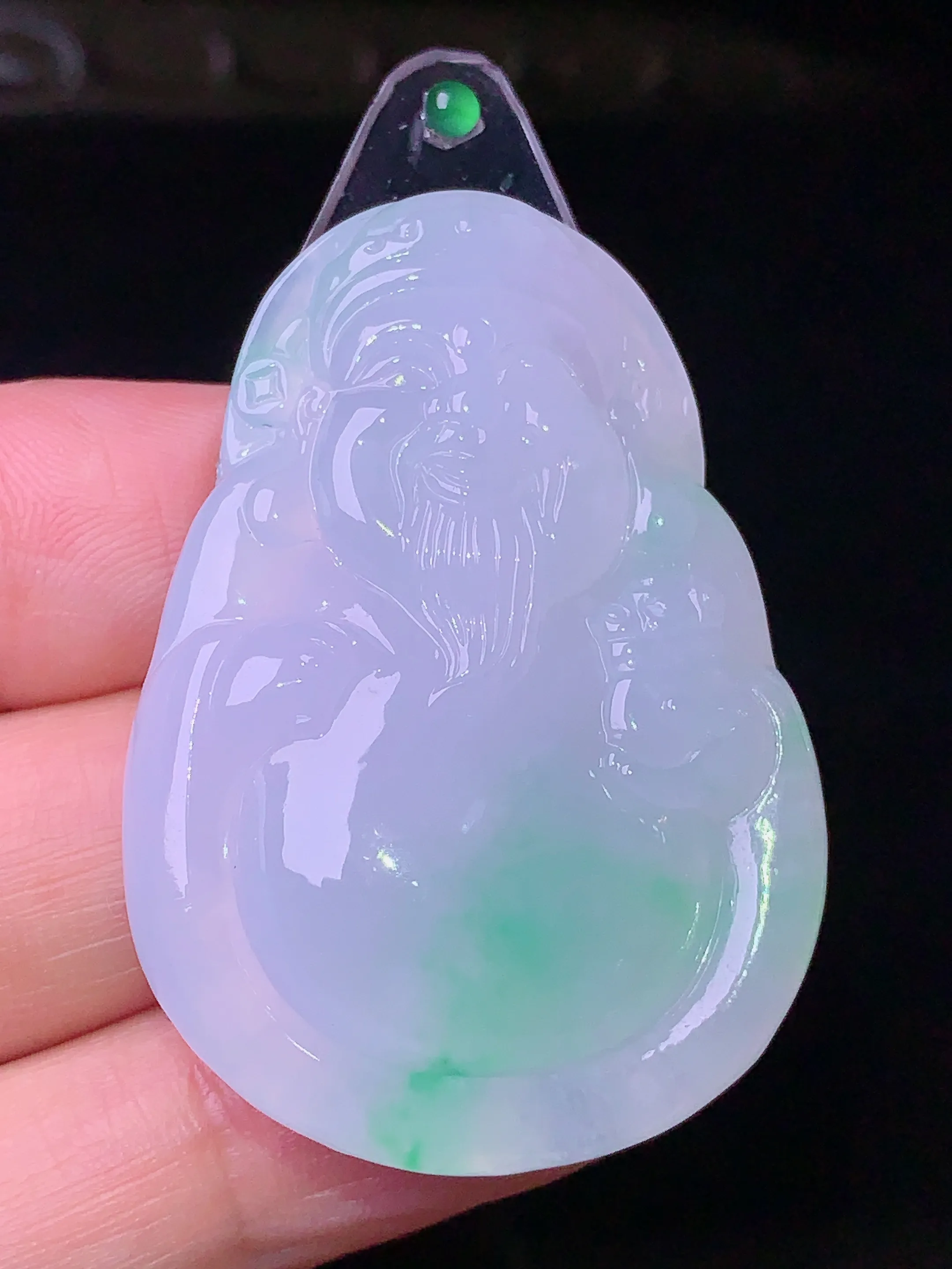 镶嵌款 飘绿财神吊坠 玉质细腻 水润亮眼  整体尺寸43*30*6.2