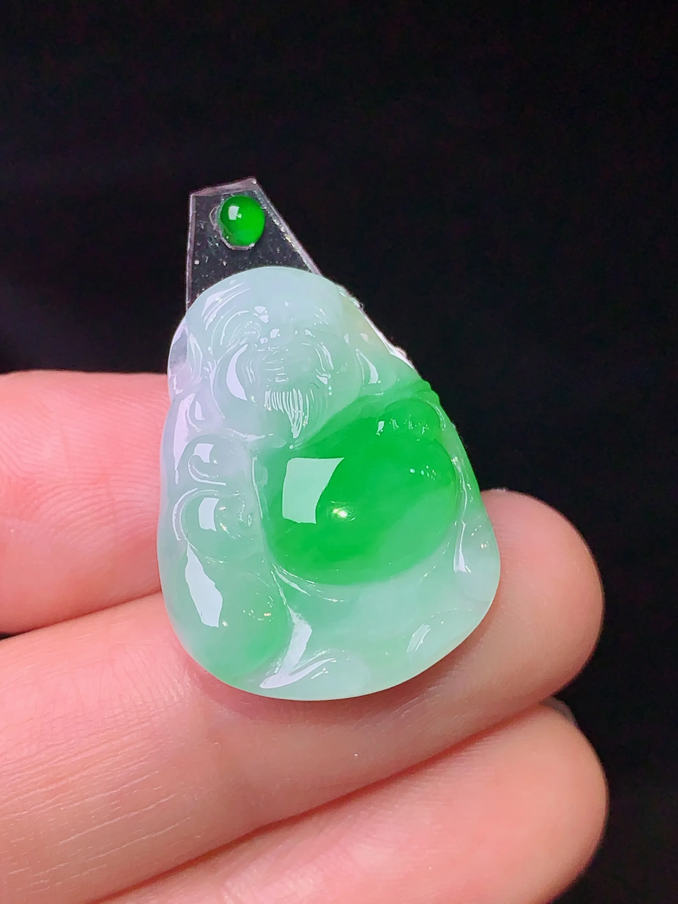 镶嵌款 飘绿财神吊坠 玉质细腻 水润亮眼  整体尺寸24.3*18.1*5.2