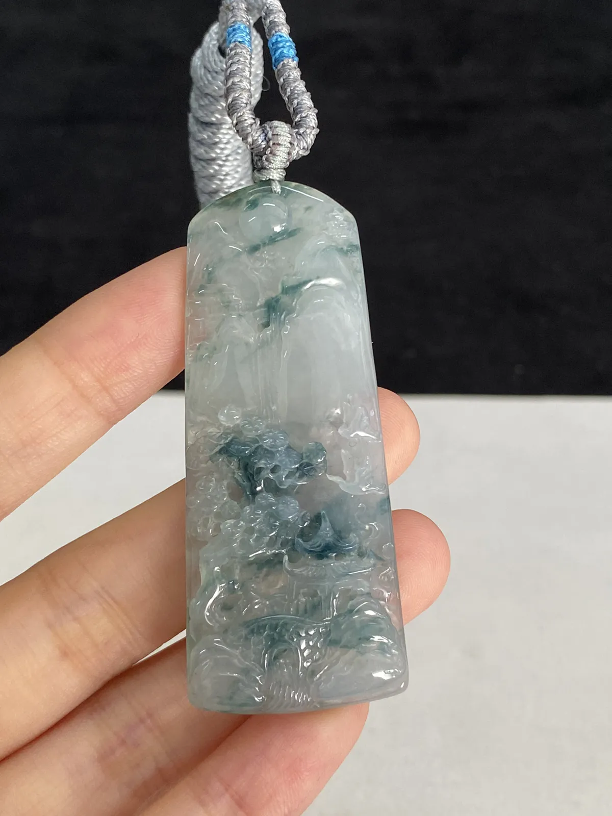 翡翠冰糯种飘绿山水牌
