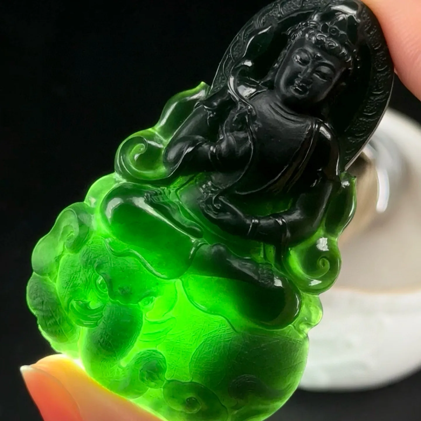 精品墨翠文殊菩萨 种好色正 黑度好 打灯通透 油性足