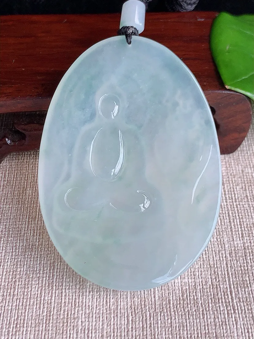 a货翡翠老坑冰种晴水大日如来吊坠 尺寸66.6×46.6×5mm 重量38.46g 0622