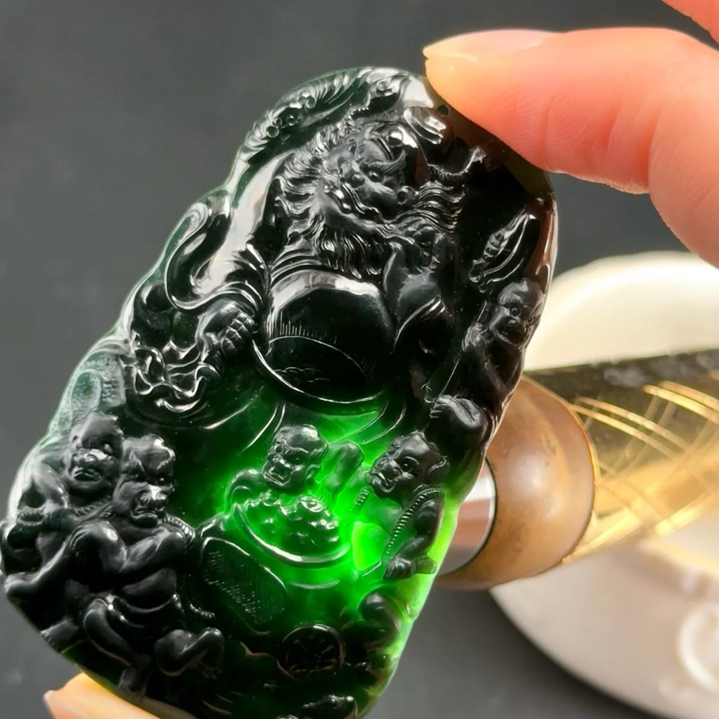 精品墨翠钟馗 种好色正 黑度极好 打灯通透 油性十足