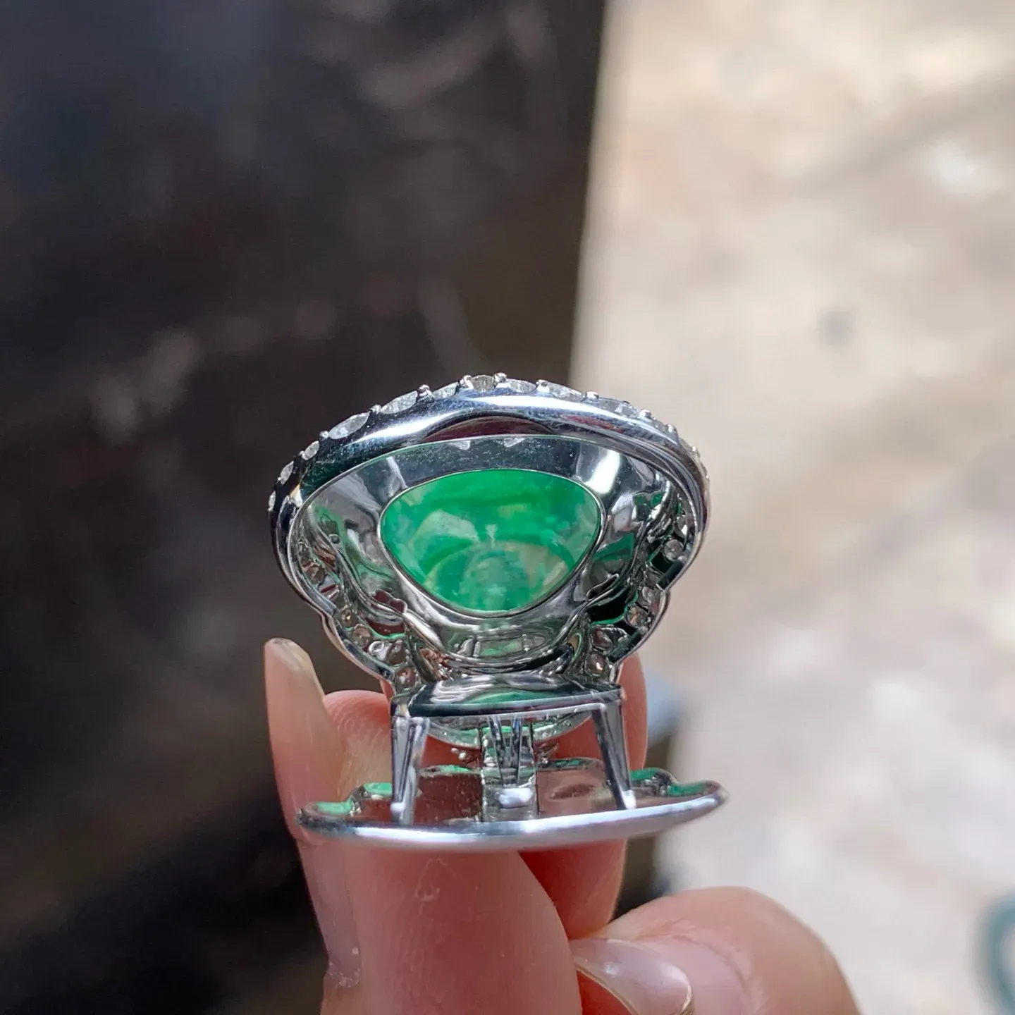 高冰阳绿坐佛
种老 真金镶嵌