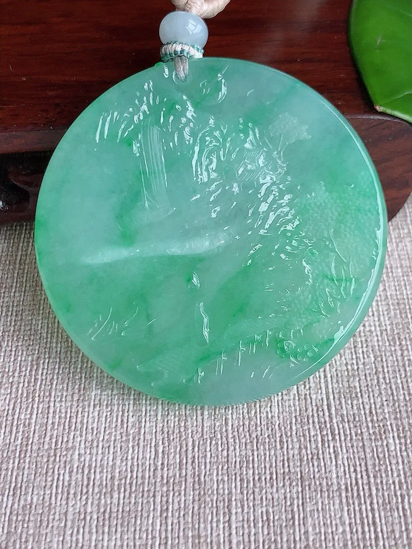 a货翡翠老坑冰种飘绿意境山水牌吊坠 尺寸52.3×5mm 重量37.96g 0622
