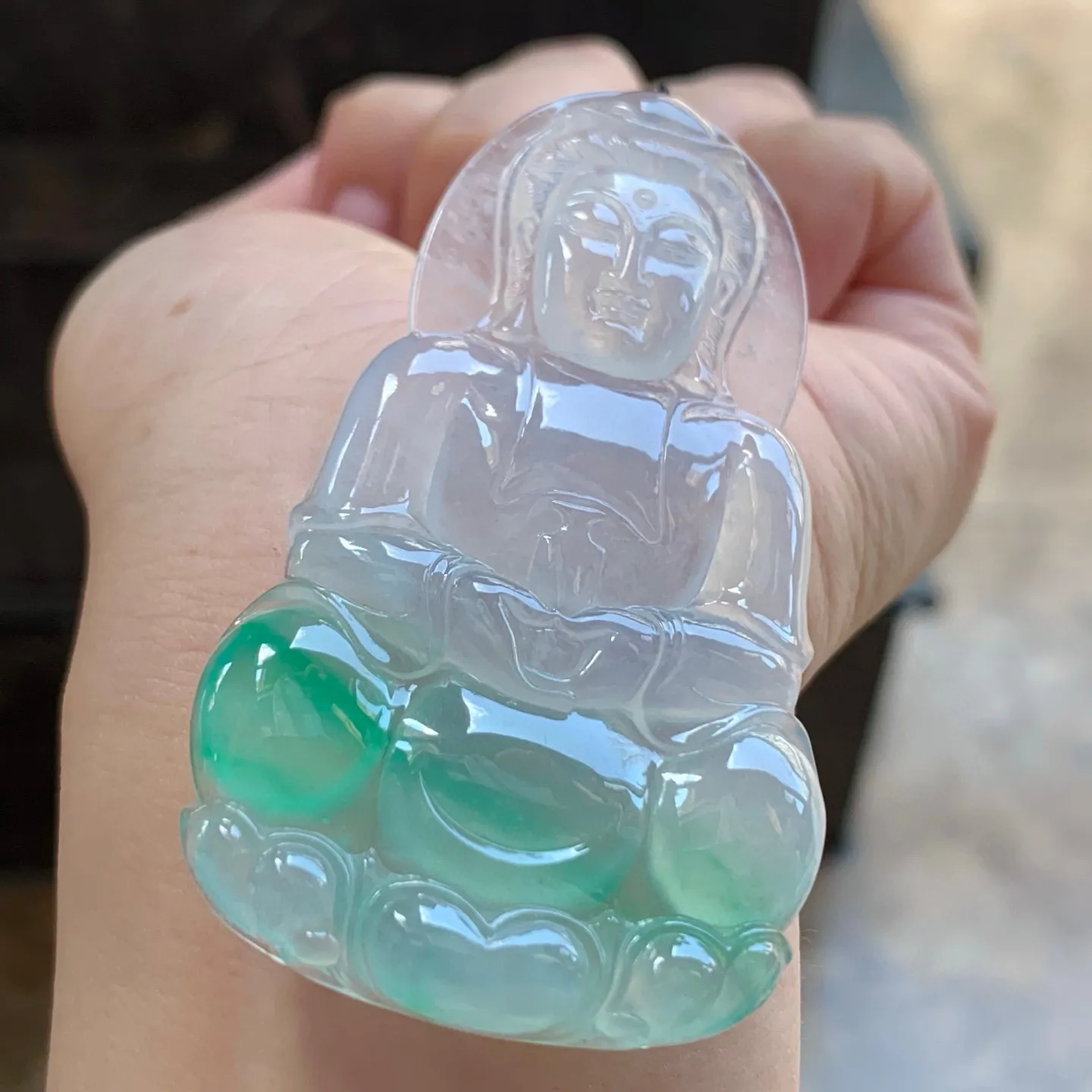 冰种阳绿观音
种老水足 清爽