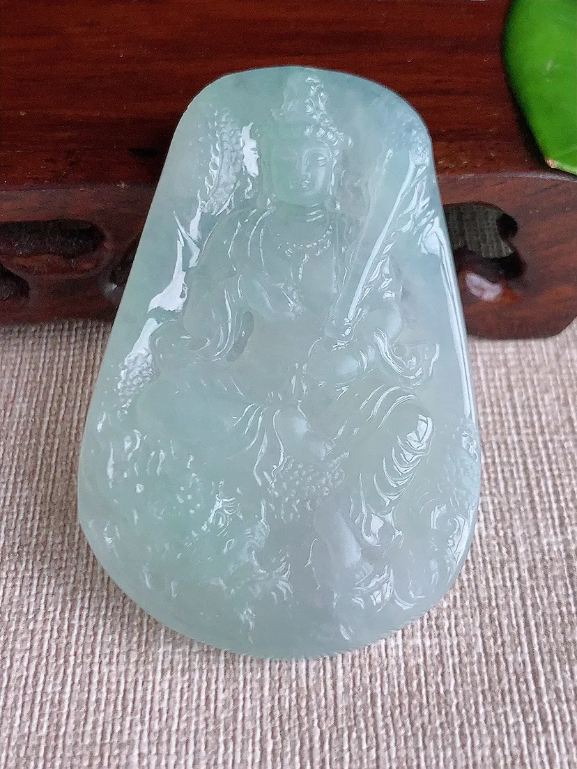 a货翡翠老坑冰种晴水虚空藏菩萨吊坠 尺寸59.3×38.3×6mm 重量29.09g 0622