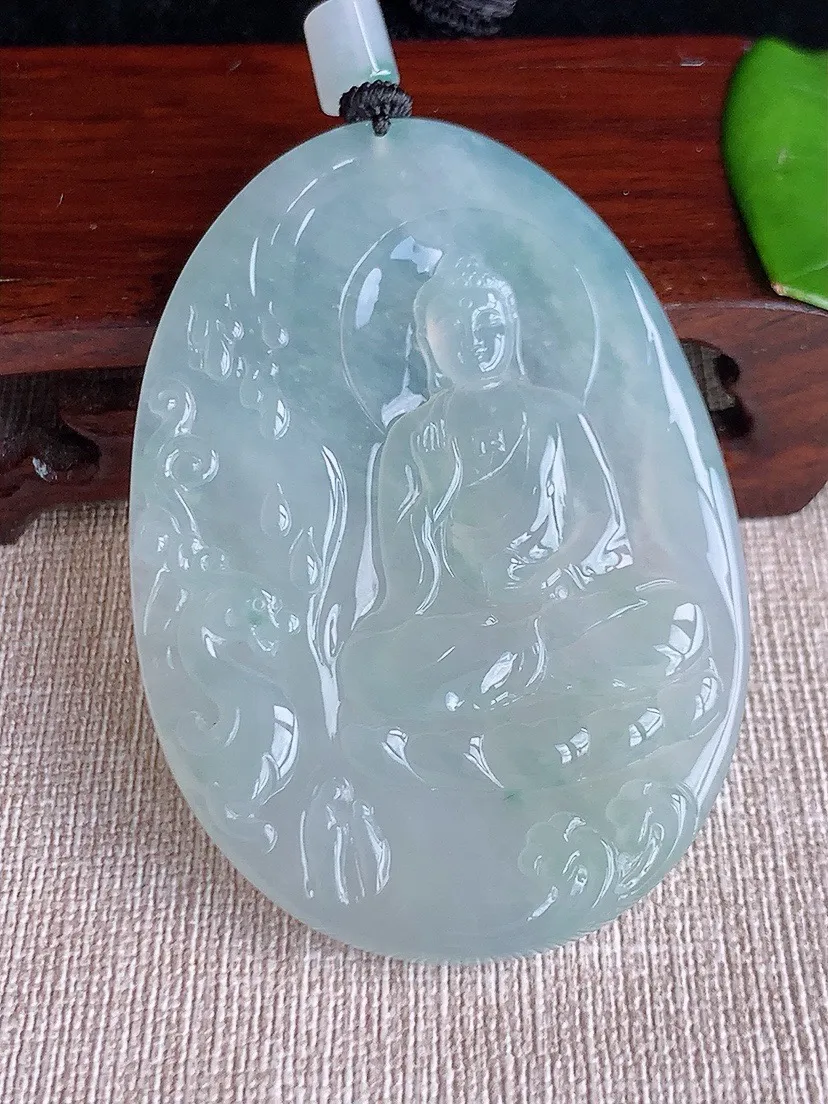 a货翡翠老坑冰种晴水大日如来吊坠 尺寸66.6×46.6×5mm 重量38.46g 0622