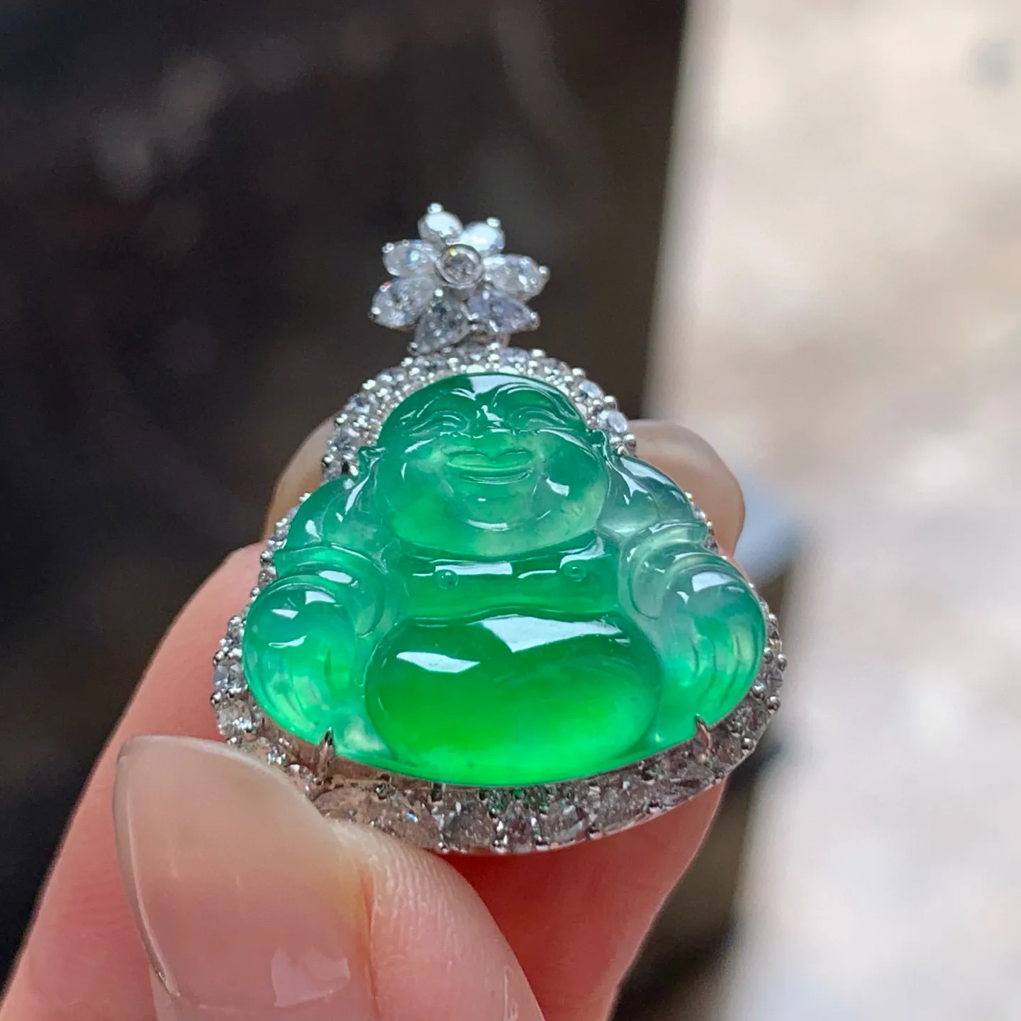 高冰阳绿坐佛
种老 真金镶嵌