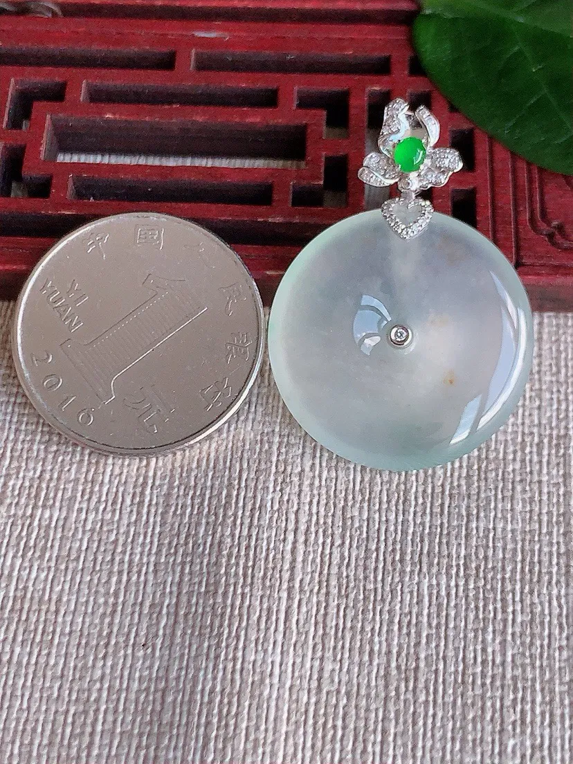 a货翡翠老坑冰种18K金伴钻镶嵌撒金花平安扣吊坠 尺寸35.6×25.5×4.5mm 重量7.88g 0622