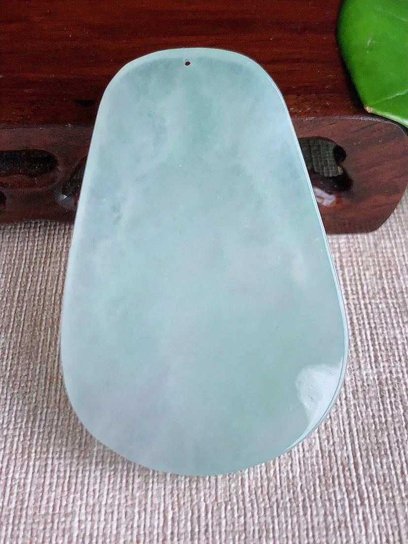 a货翡翠老坑冰种晴水虚空藏菩萨吊坠 尺寸59.3×38.3×6mm 重量29.09g 0622