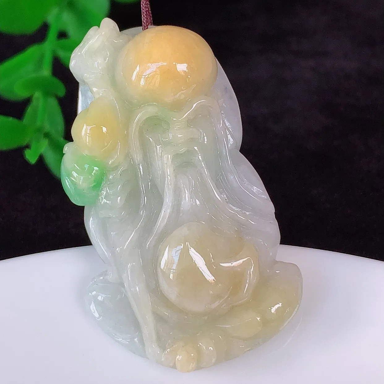 自然光实拍，冰润冰糯种双彩黄加绿翡翠寿星公吊坠，种老水足，翠色灵动，寓意美好，佩戴时尚出众！#87.