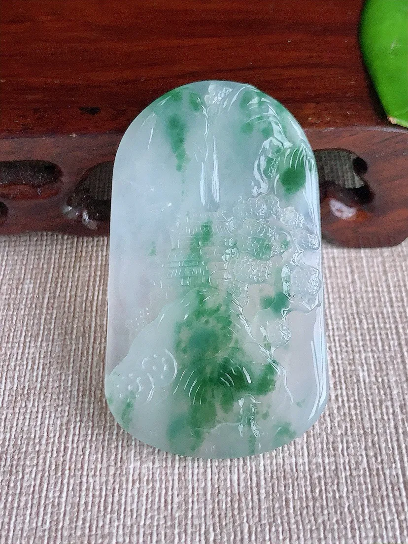 a货翡翠老坑冰种飘花意境山水牌吊坠 尺寸50.6×29.3×5mm 重量16.93g 0622