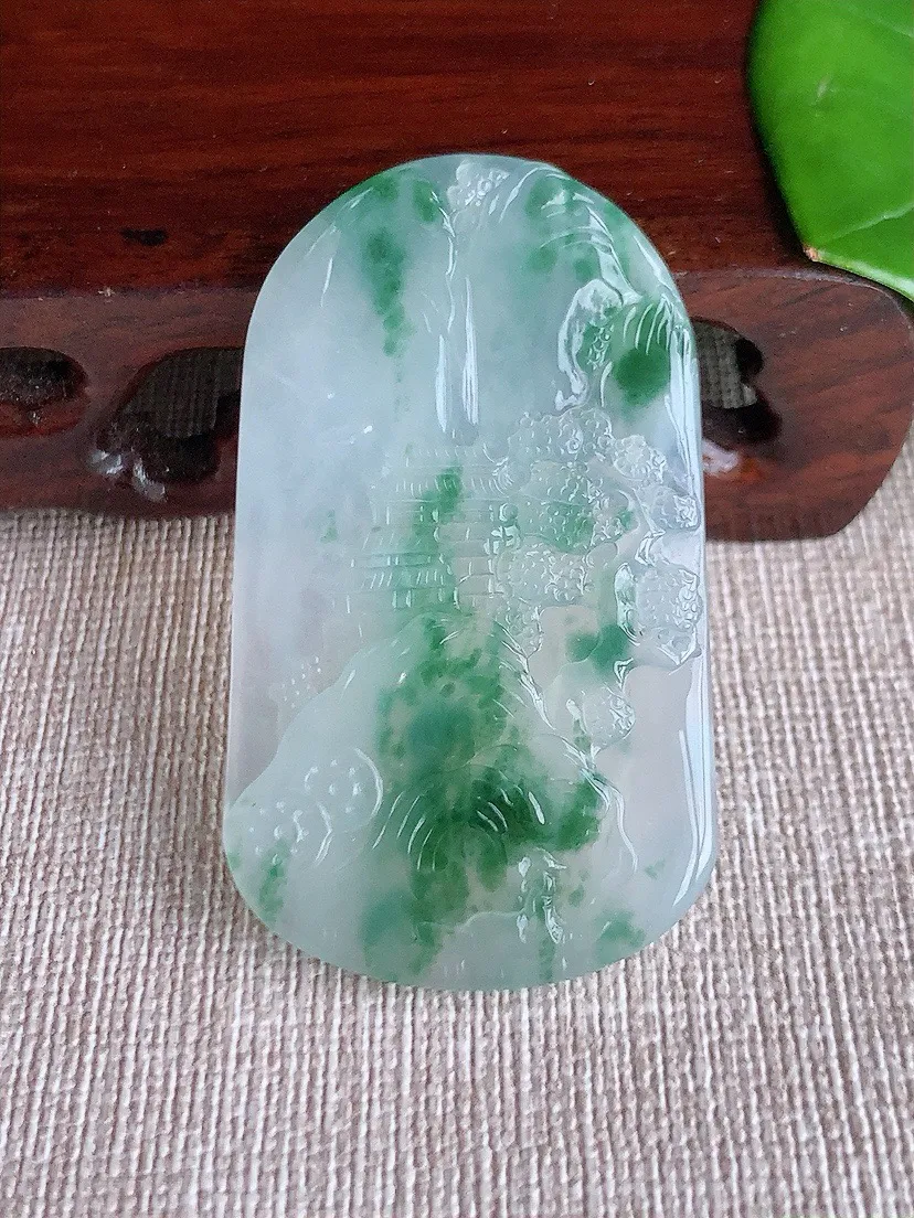 a货翡翠老坑冰种飘花意境山水牌吊坠 尺寸50.6×29.3×5mm 重量16.93g 0622