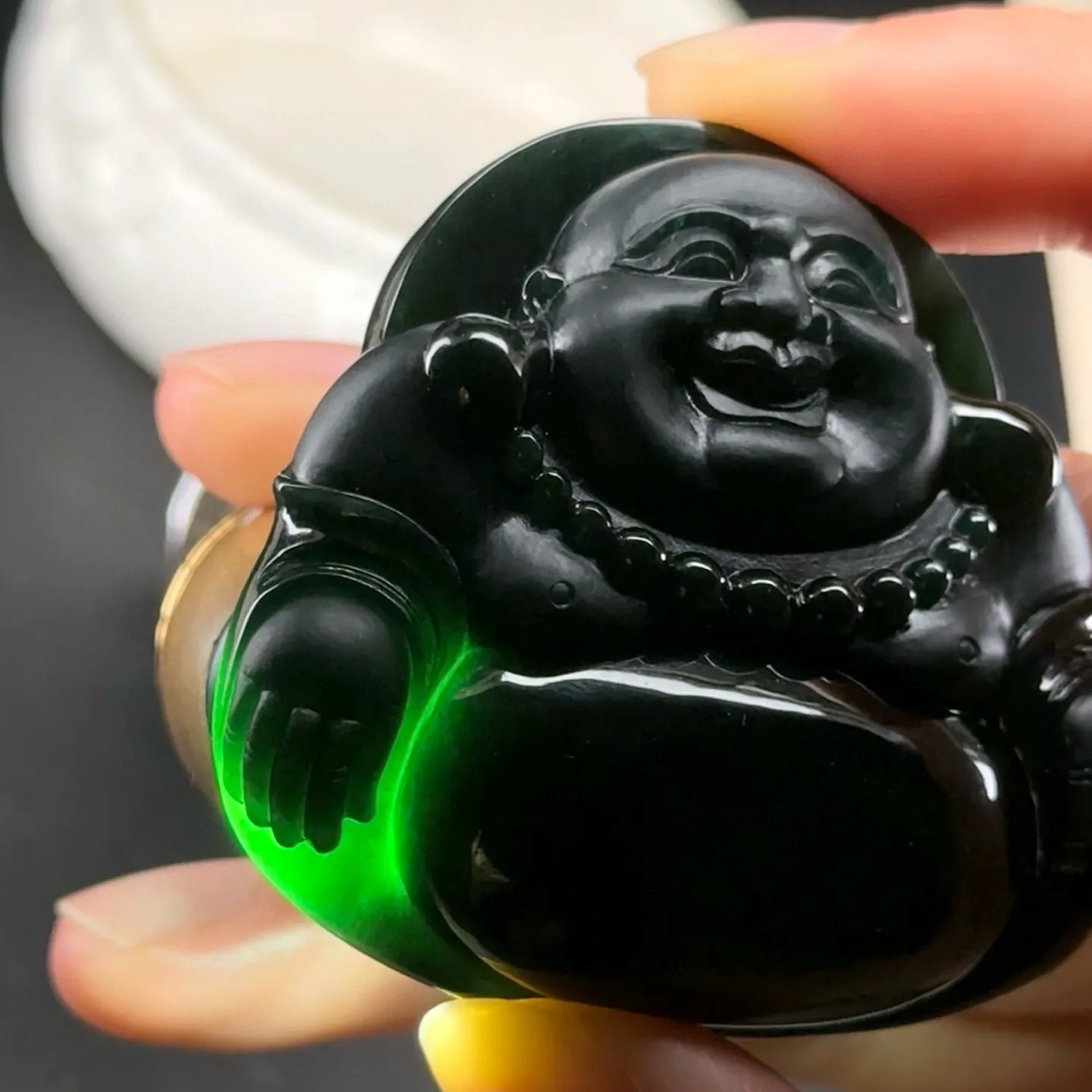 精品墨翠大肚佛 黑度极好 打灯透