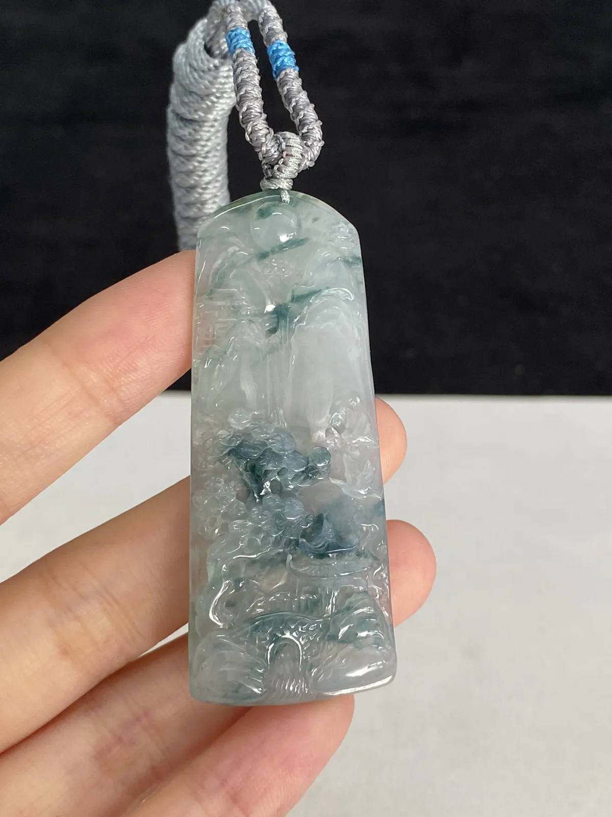 翡翠冰糯种飘绿山水牌